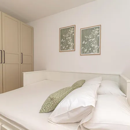 Apartment Zadar Beach * 扎达尔